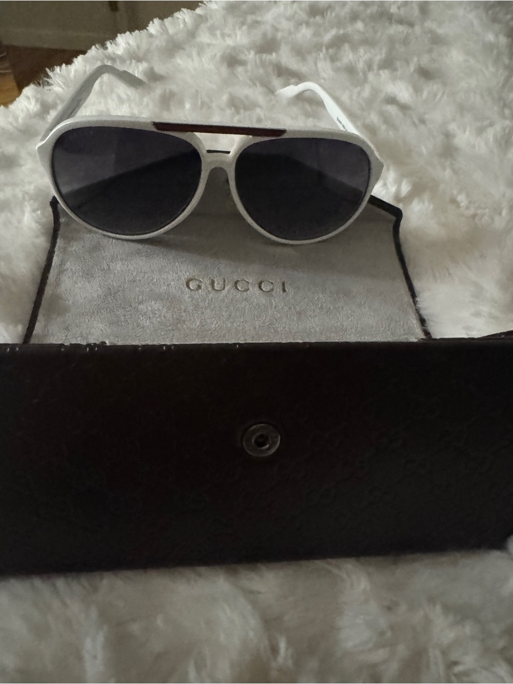 Gucci White Aviator Sunglasses with Dark Lenses